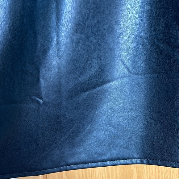 NWT Simply Vera Vera Wang Faux-Leather Midi Skirt in Vera Black M - Picture 11 of 15